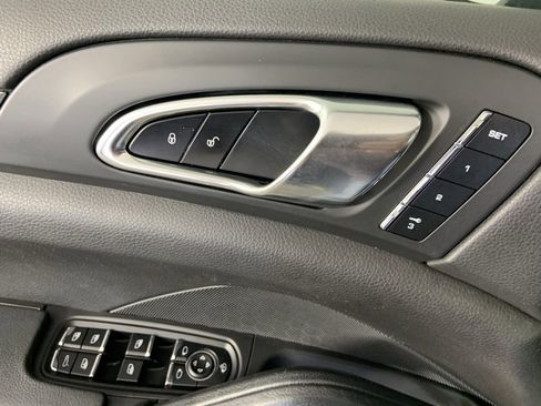 Used 2014 Porsche Cayenne w/ Basic Package image 22