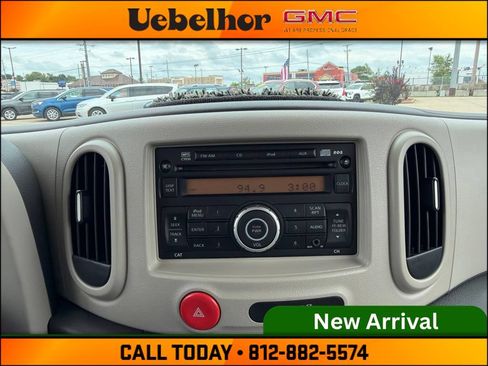 Used 2013 Nissan Cube 1.8 S w/ Interior Designer Pkg FWD image 27