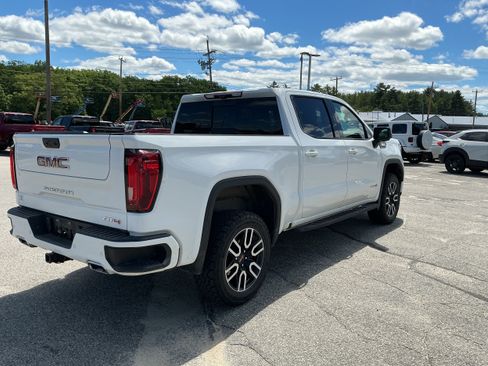 Used 2023 GMC Sierra 1500 AT4 w/ AT4 Premium Package AWD/4WD image 3
