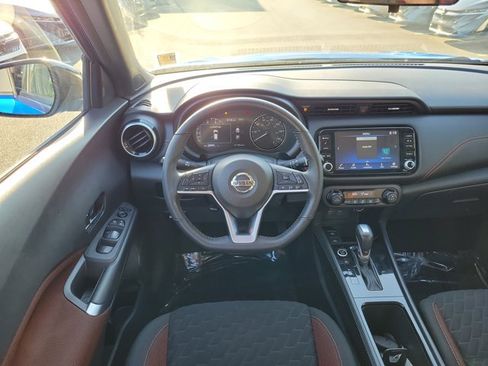 Used 2021 Nissan Kicks SR FWD image 11