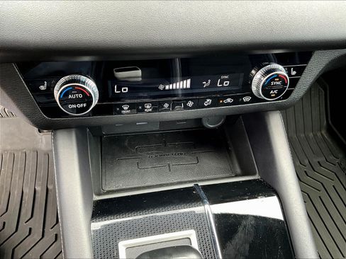 Used 2024 Mitsubishi Outlander SE Black Edition AWD/4WD image 15