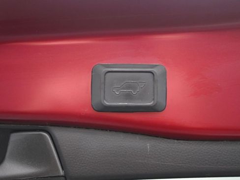 Used 2022 Toyota RAV4 XLE w/ Convenience Package image 36