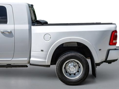Used 2022 RAM 3500 Limited AWD/4WD image 11