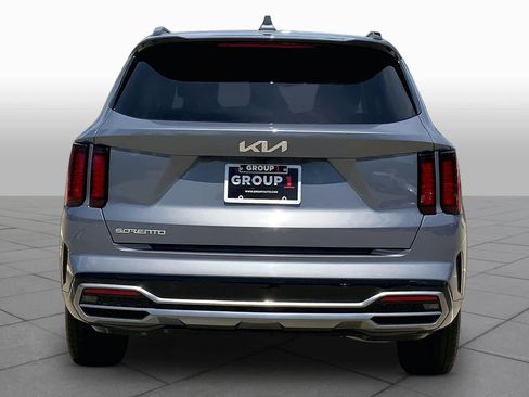 Used 2023 Kia Sorento S w/ Panoramic Sunroof Package FWD image 5