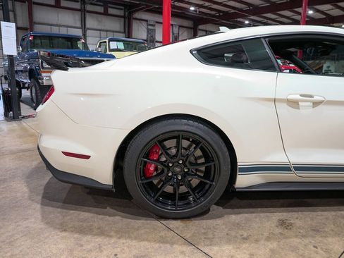 Used 2020 Ford Mustang Shelby GT350 w/ Technology Package RWD image 9