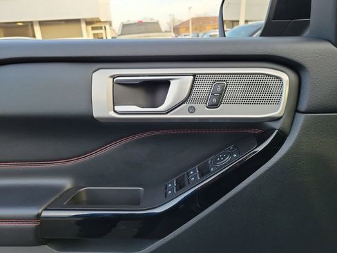 Certified 2023 Ford Explorer ST-Line w/ Class IV Trailer Tow Package image 18