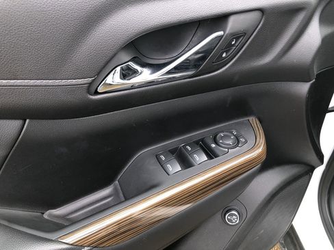 Used 2023 GMC Acadia SLE w/ Driver Convenience Package image 14