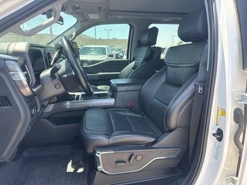 Used 2023 Ford F250 Lariat w/ Lariat Ultimate Package AWD/4WD image 11