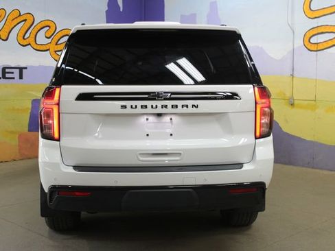 Used 2023 Chevrolet Suburban Z71 w/ Luxury Package AWD/4WD image 7