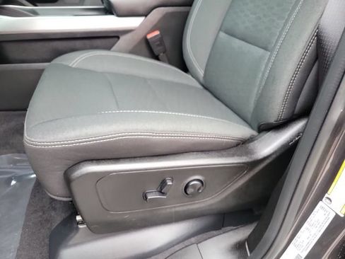 Used 2025 RAM 1500 Big Horn AWD/4WD image 25