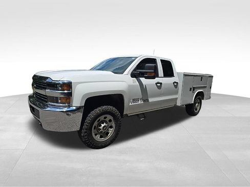 Used 2017 Chevrolet Silverado 2500 W/T w/ WT Convenience Package AWD/4WD image 4