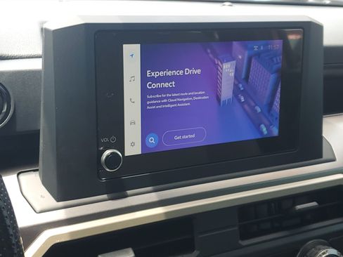 Certified 2025 Toyota Tacoma SR5 AWD/4WD image 27