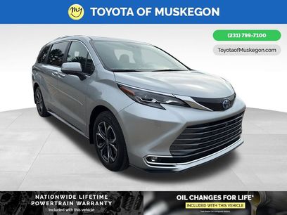 New 2025 Toyota Sienna Platinum
