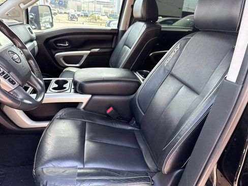 Used 2016 Nissan Titan PRO-4X w/ Pro-4x Convenience Package AWD/4WD image 16