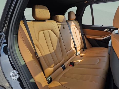 Used 2022 BMW X5 xDrive40i w/ M Sport Package image 22