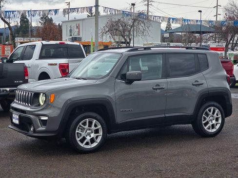 Used 2021 Jeep Renegade Latitude w/ Luxury Group I image 26