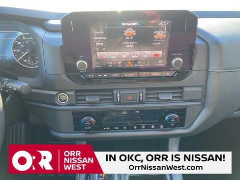 Used 2024 Nissan Pathfinder S image 26