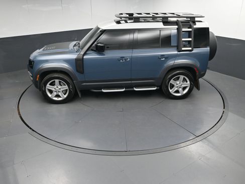 Certified 2023 Land Rover Defender 110 SE image 33