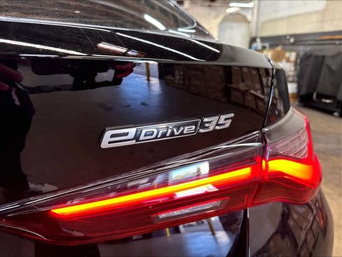 Used 2024 BMW i4 eDrive35 w/ Premium Package RWD image 11