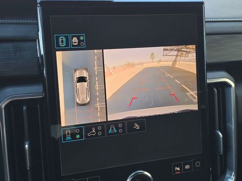 Used 2025 GMC Acadia Elevation image 15