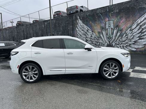 Used 2022 Buick Envision Avenir w/ Technology Package II image 2