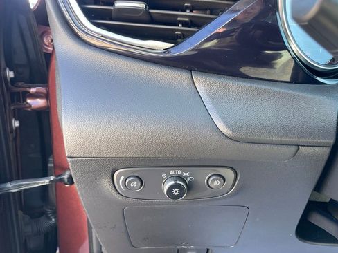 Used 2022 Buick Encore GX Select image 12