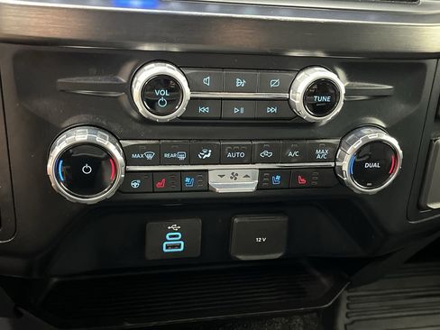 Used 2023 Ford F350 Lariat w/ Snow Plow/Camper Package AWD/4WD image 22