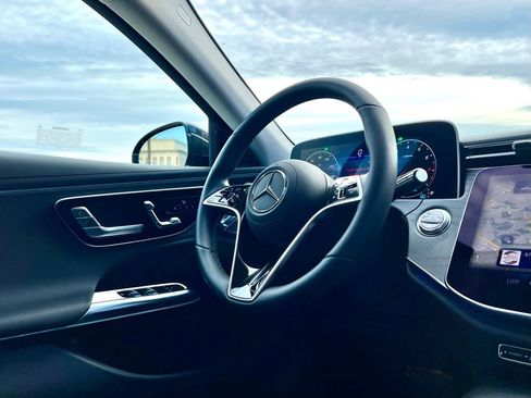 Certified 2025 Mercedes-Benz E 350 4MATIC Sedan image 16