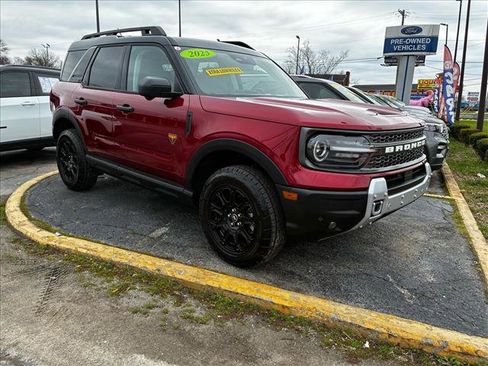 Used 2025 Ford Bronco Sport Badlands image 3