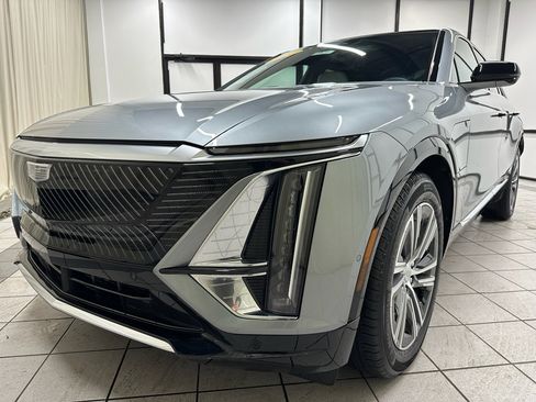 Used 2024 Cadillac Lyriq Luxury w/ LPO, Floor Liner Package image 11