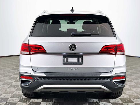 Used 2024 Volkswagen Taos SE FWD image 6