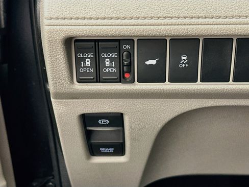 Used 2025 Honda Odyssey EX-L image 17