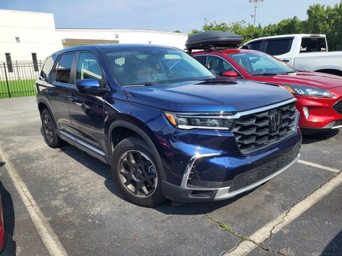 Used 2024 Honda Pilot EX-L image 3