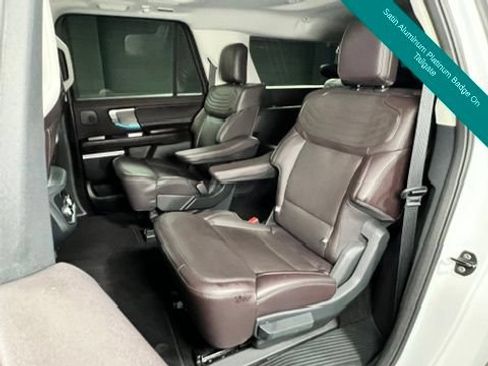 Used 2025 Ford Expedition Max Platinum w/ Platinum Ultimate Package AWD/4WD image 15
