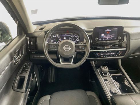 Used 2025 Nissan Pathfinder SV AWD/4WD image 24