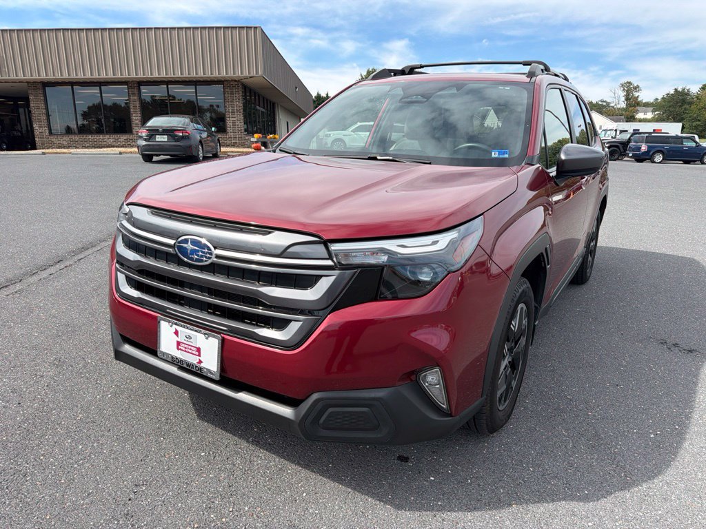 Certified 2025 Subaru Forester Premium AWD/4WD image 1