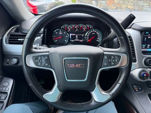 Used 2017 GMC Yukon XL SLT image 17