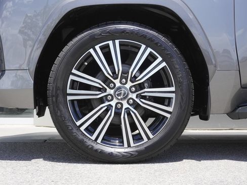 Used 2023 Lexus LX 600 4WD w/ Appearance Package image 32