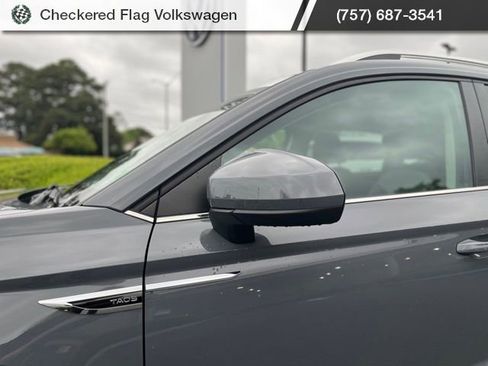 Used 2022 Volkswagen Taos SEL AWD/4WD image 2