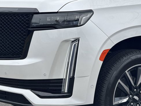 Used 2023 Cadillac Escalade ESV Sport Platinum image 6