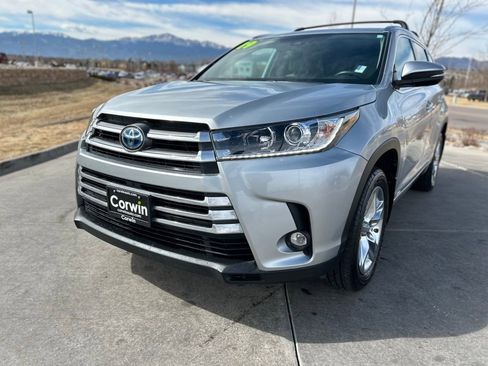 Used 2019 Toyota Highlander Limited image 3