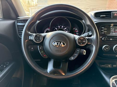 Used 2016 Kia Soul Base 6A w/ Convenience Package image 8