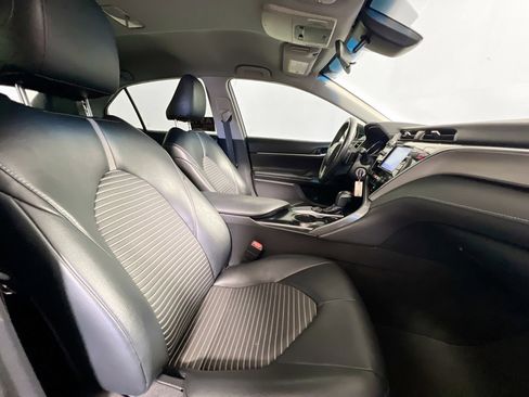 Used 2018 Toyota Camry SE image 30