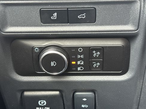 Used 2023 Ford Expedition Limited image 24