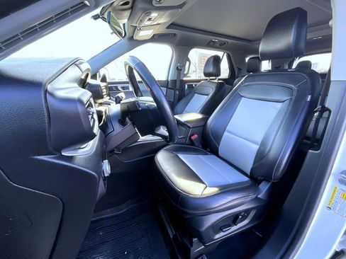 Used 2023 Ford Explorer XLT w/ Equipment Group 202A image 11