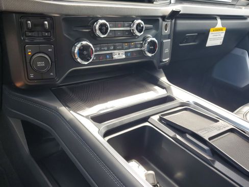 New 2025 Ford F250 Platinum w/ FX4 Off-Road Package image 19