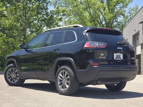 Used 2019 Jeep Cherokee Latitude Plus w/ Cold Weather Group AWD/4WD image 12