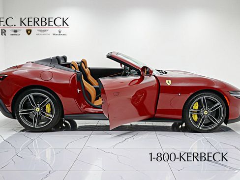 Used 2026 Ferrari Roma Spider RWD image 15
