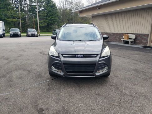 Used 2016 Ford Escape SE w/ Equipment Group 201A FWD image 2
