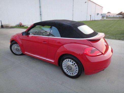 Used 2016 Volkswagen Beetle 1.8T S image 28